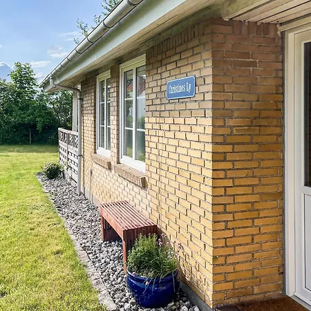 Semesterbostad 2 Bedroom Stunning In