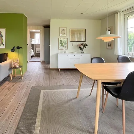 Semesterbostad 2 Bedroom Stunning In *