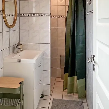 Semesterbostad 2 Bedroom Stunning In *